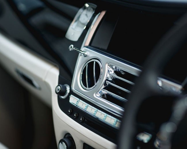 Modern Wedding Cars image 18